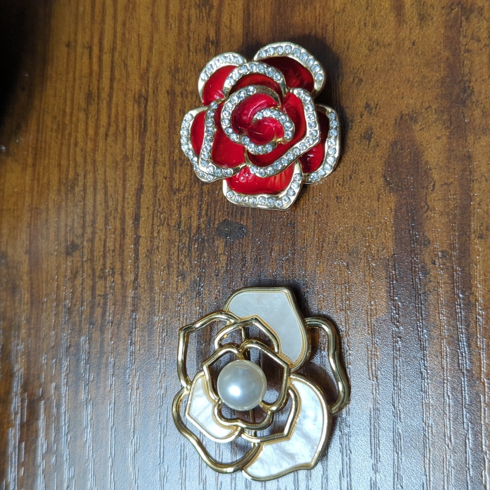 Gold , Red Rose  Brooches!  BRAND NEW